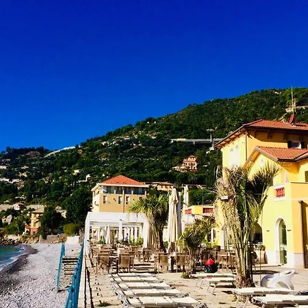 Eva Beach Hotel 3*
