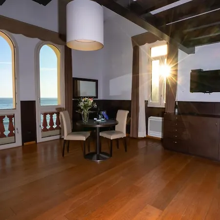 Eva Beach Hotel 3*