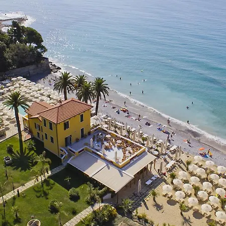Hotel Eva Beach 3*