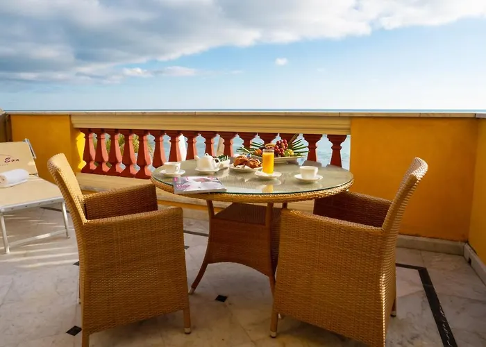 ホテル エヴァ ビーチ ヴェンティミーリア