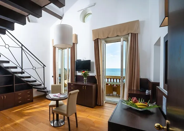 エヴァ ビーチ ホテル